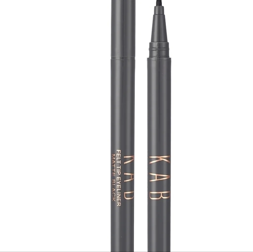 KAB felt tip eyeliner in matte black